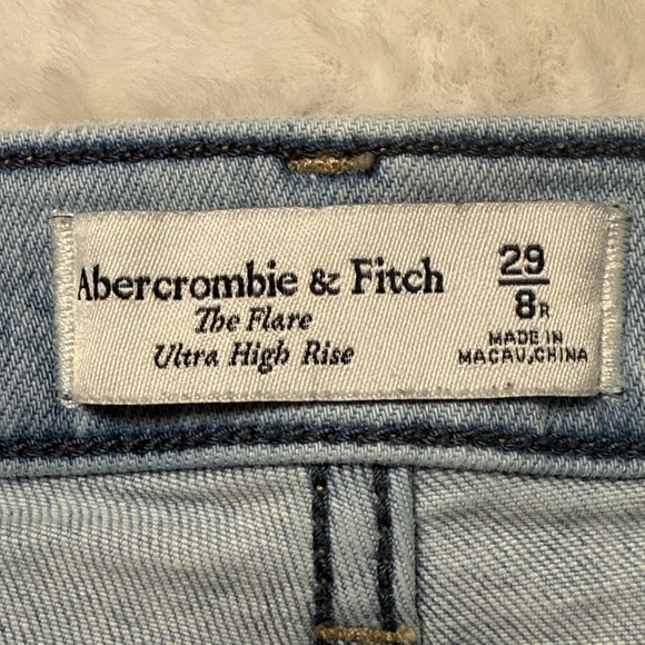 Abercrombie & Fitch The Flare Ultra HighRise Women Jean 29/8R Light Wash Stretch - Picture 6 of 17